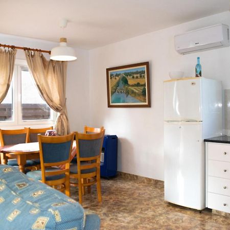 Merika Complex 1 Hou.32 Larnaca Ngoại thất bức ảnh