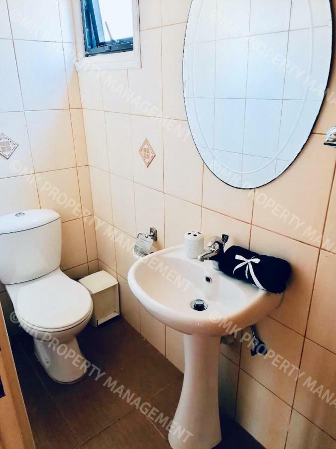 Merika Complex 1 Hou.32 Larnaca Ngoại thất bức ảnh