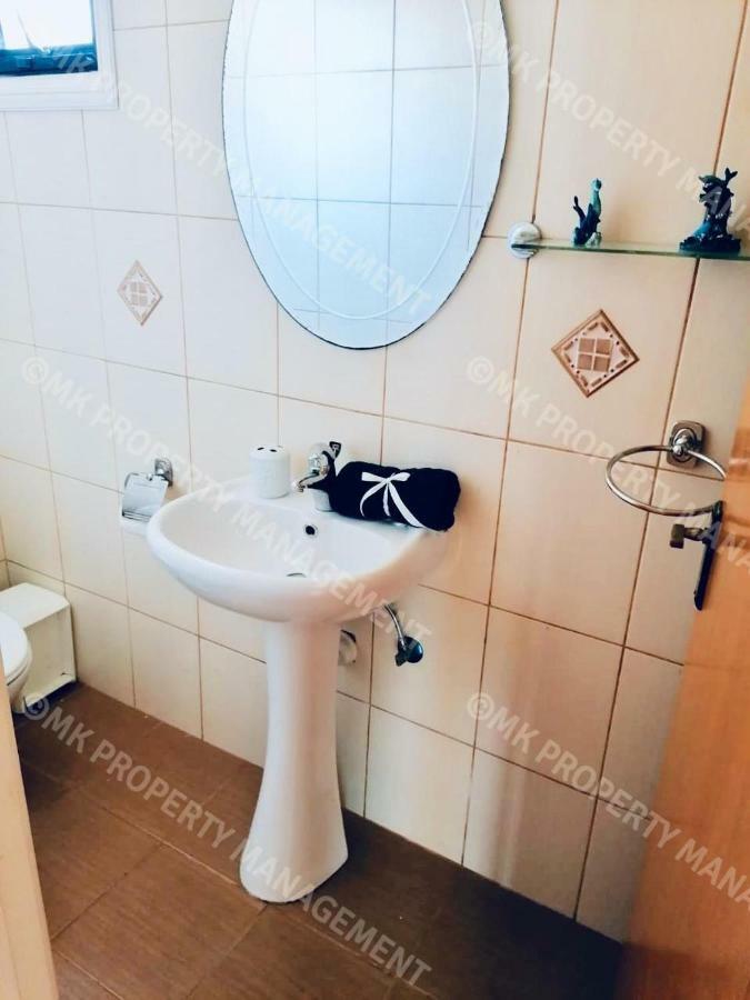 Merika Complex 1 Hou.32 Larnaca Ngoại thất bức ảnh